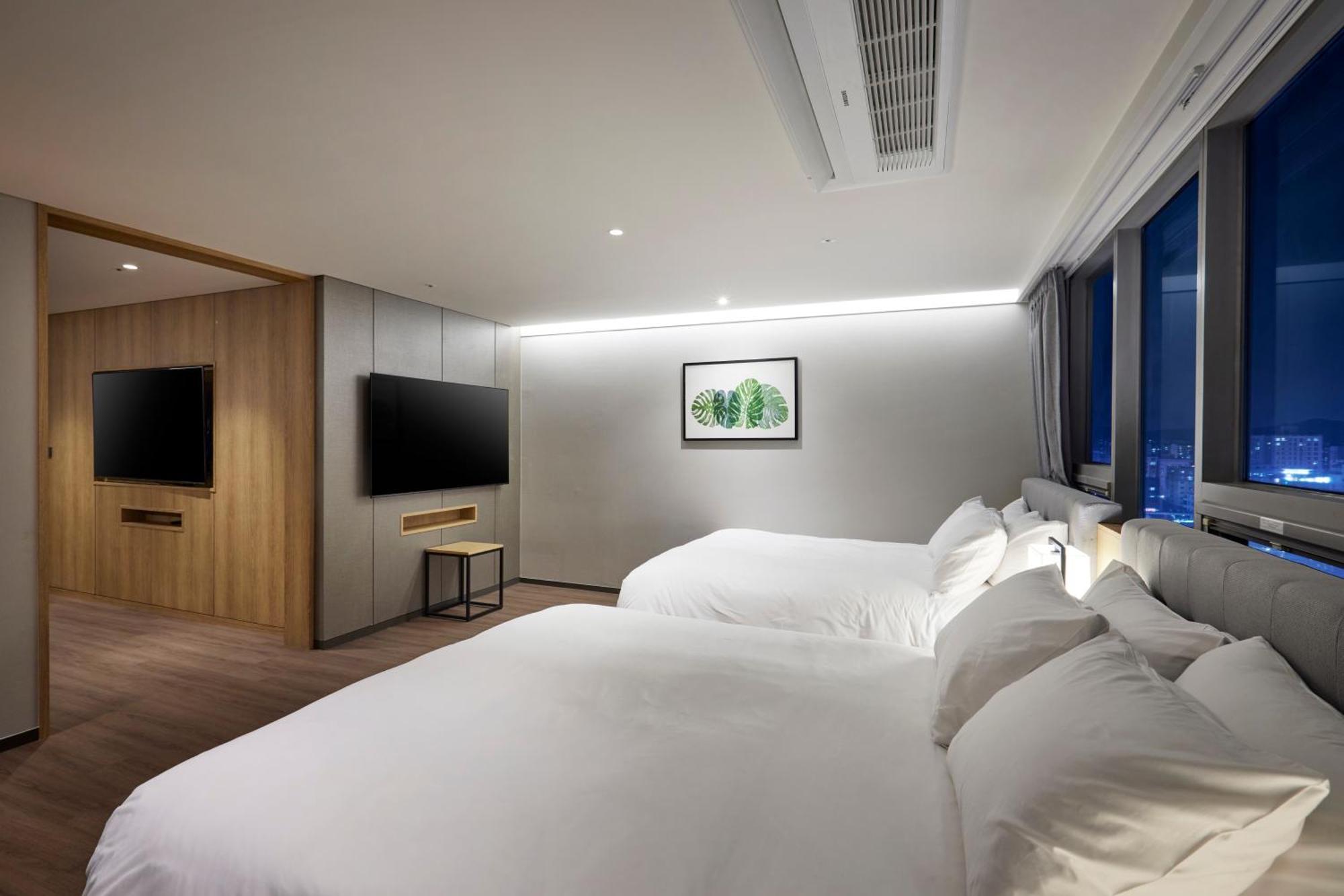 Hotel Interciti Tedzson Kültér fotó
