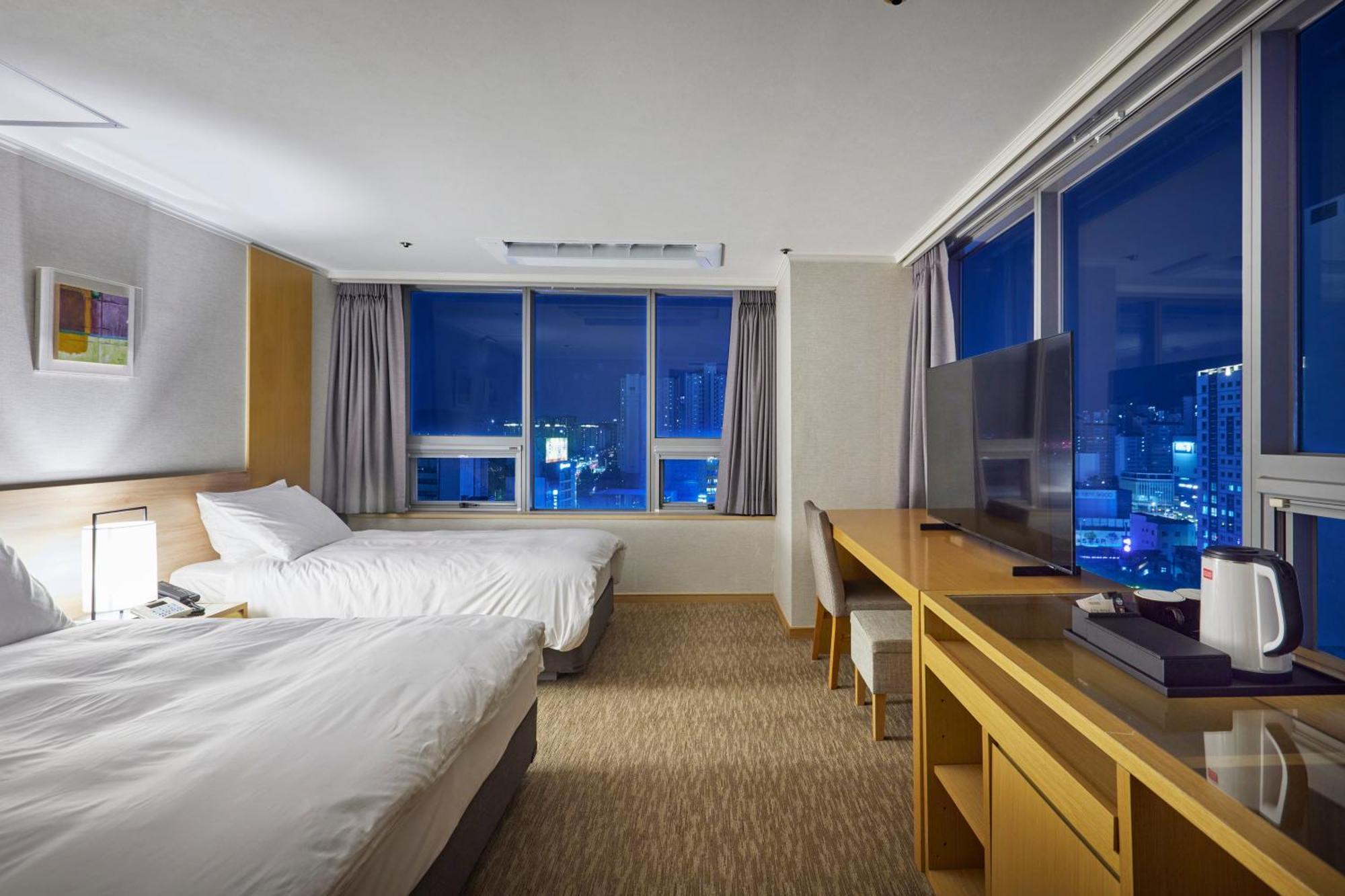 Hotel Interciti Tedzson Kültér fotó