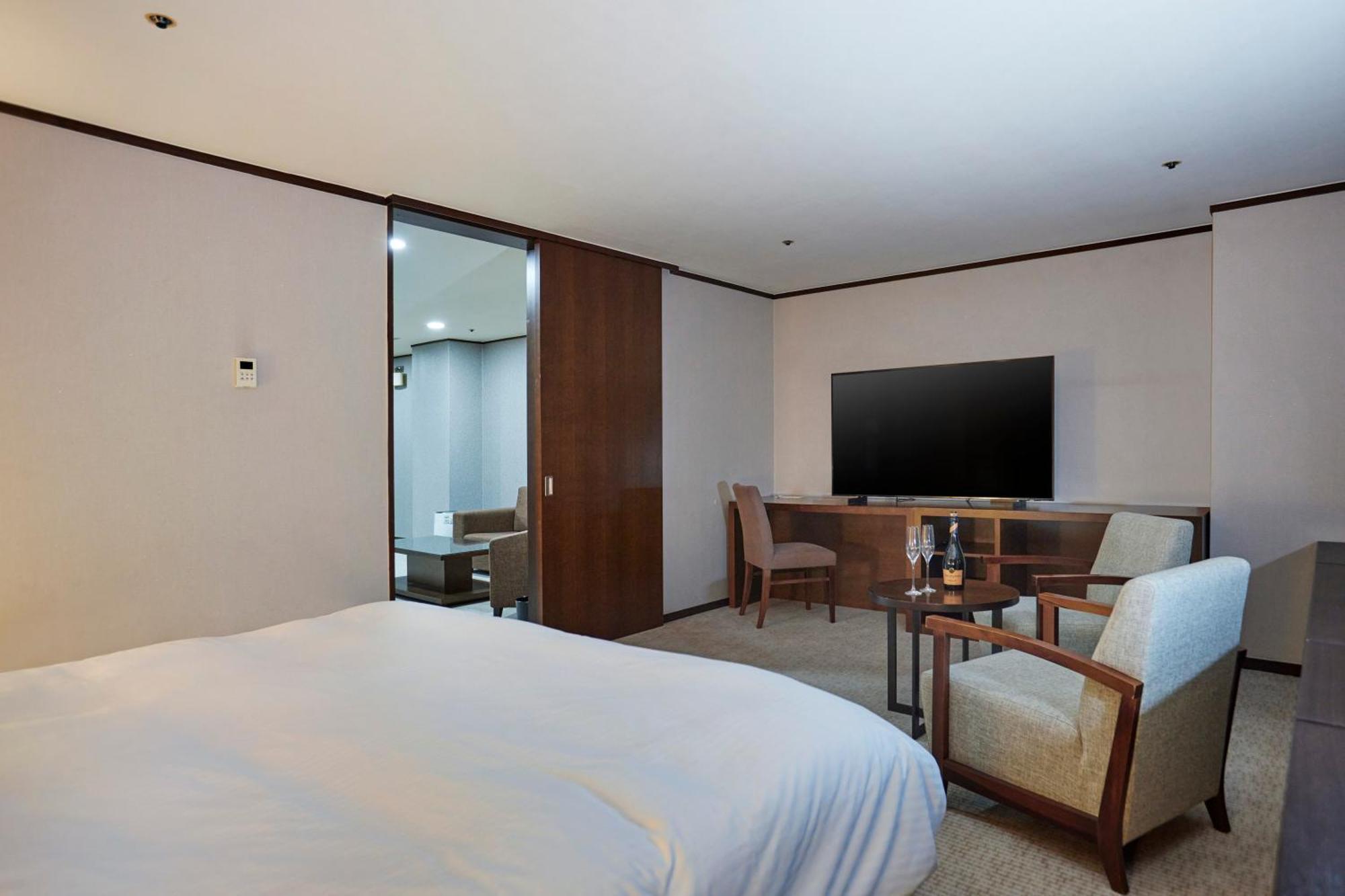 Hotel Interciti Tedzson Kültér fotó