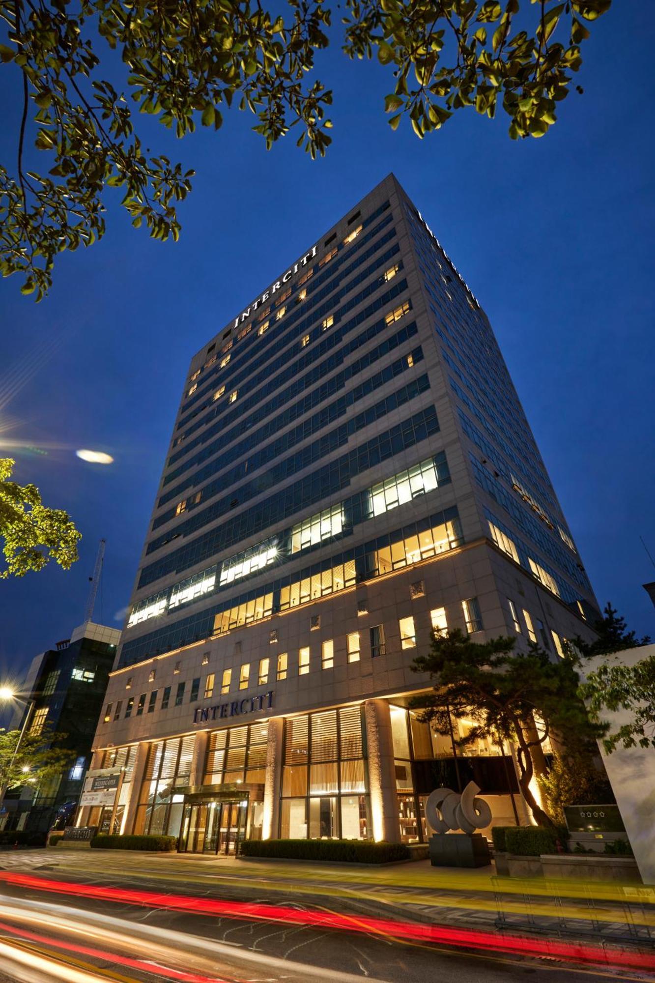 Hotel Interciti Tedzson Kültér fotó