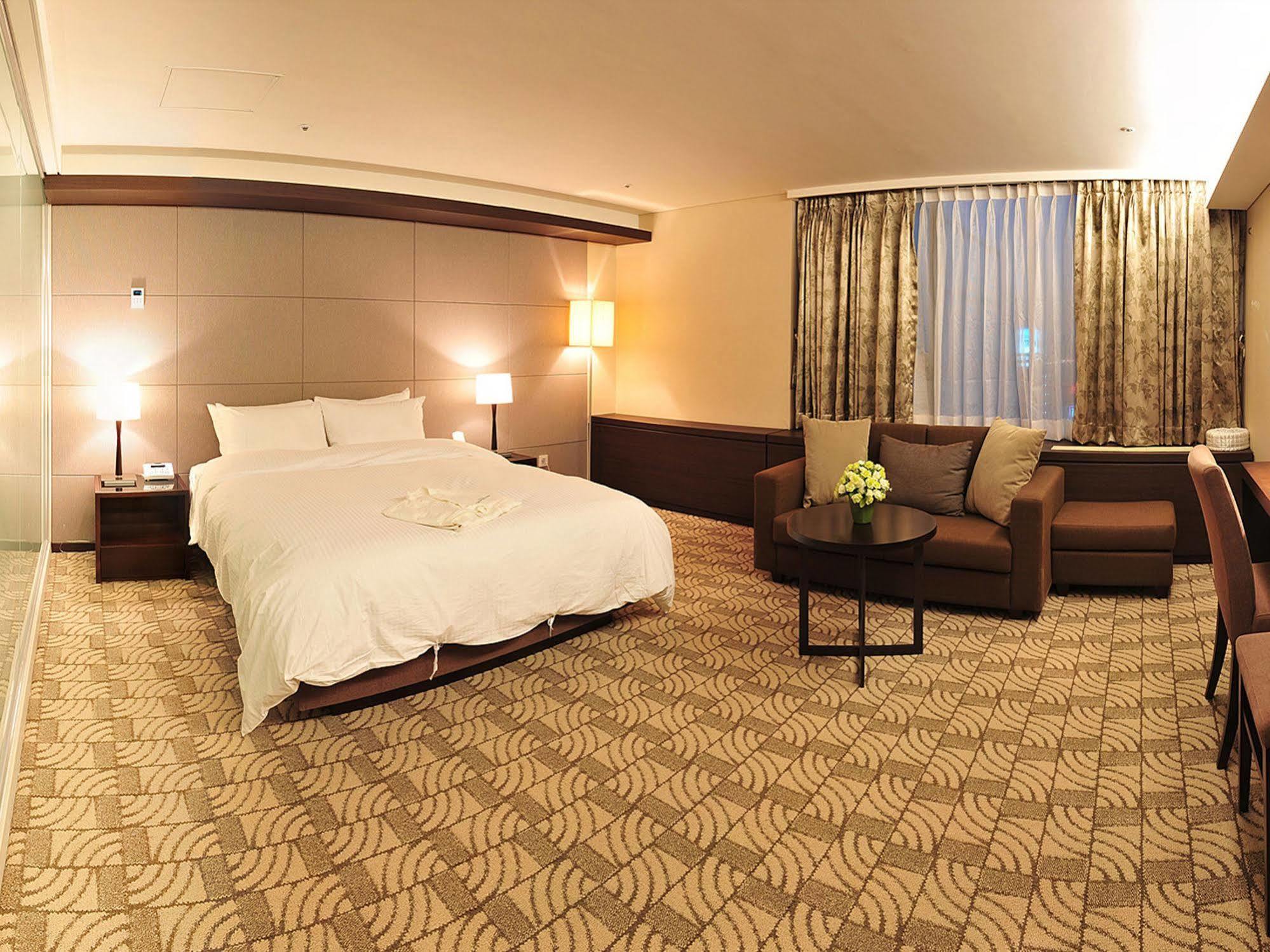 Hotel Interciti Tedzson Kültér fotó