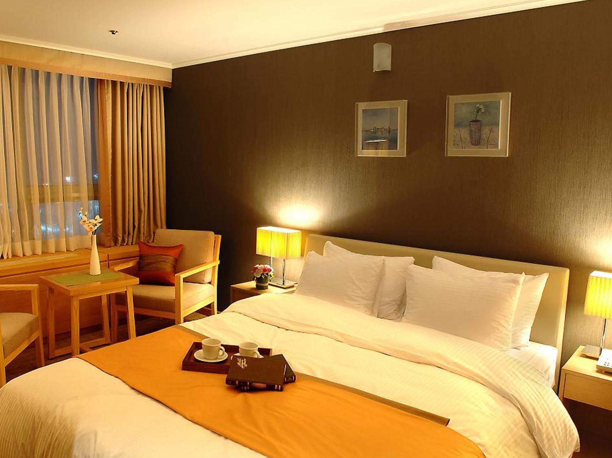 Hotel Interciti Tedzson Kültér fotó