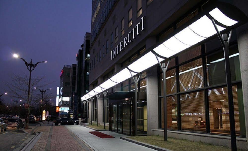 Hotel Interciti Tedzson Kültér fotó